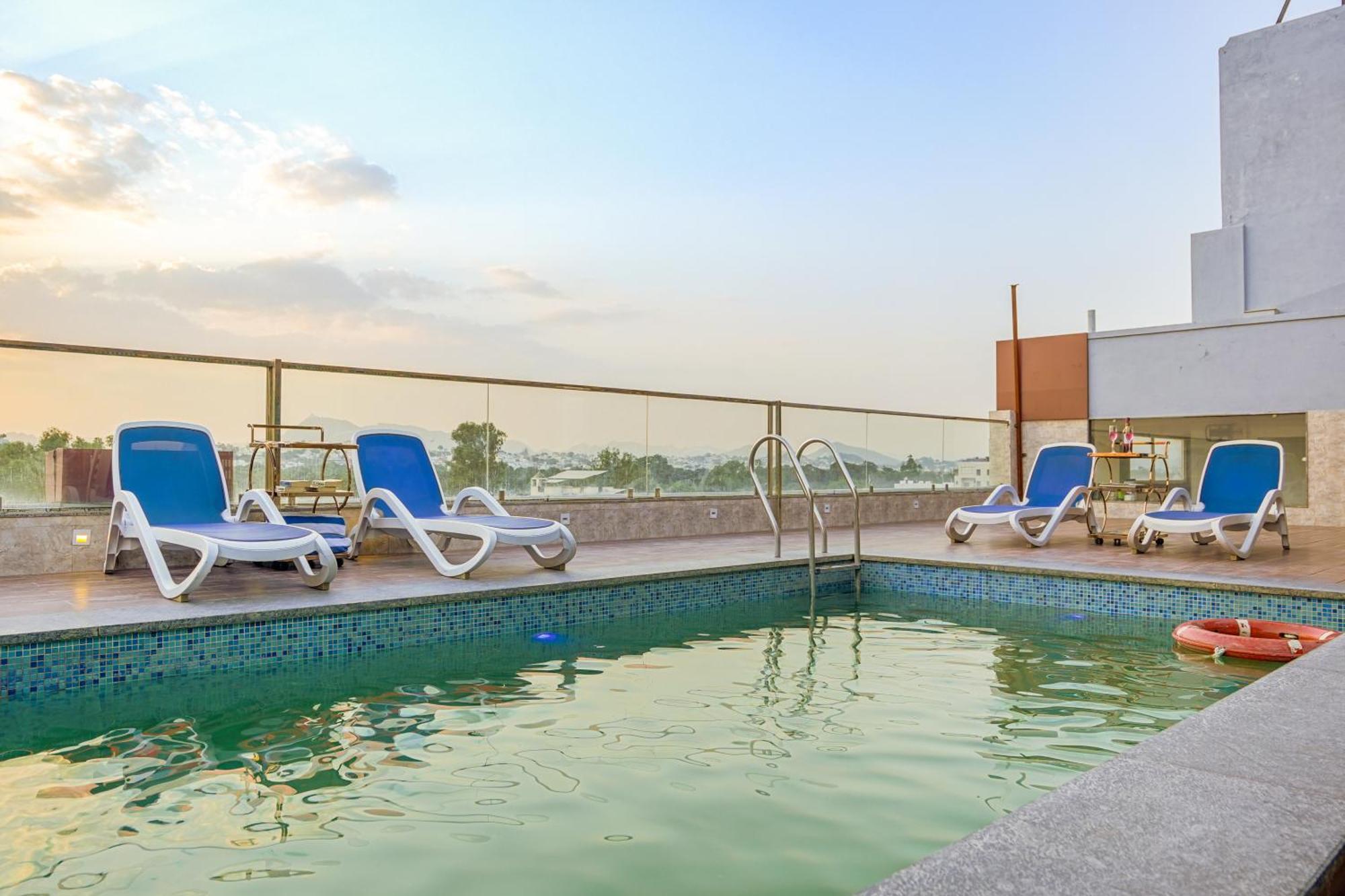Pax Grand Blue 3 Min Walk From Railway Station Udaipur